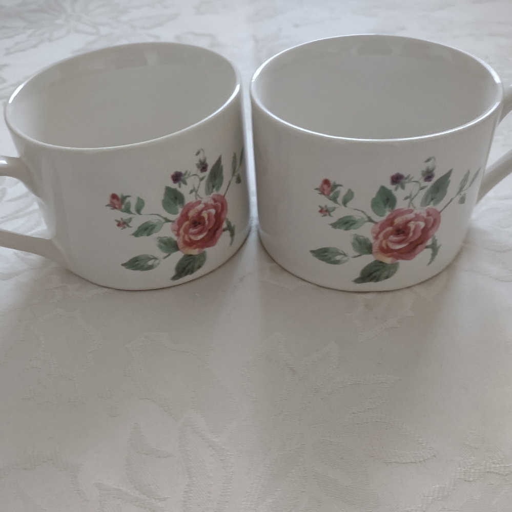 Pfaltzgraff Vintage 2 large Garden Trellis Roses Flower coffee tea cups